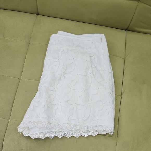 Monteau White High Waist Lace Shorts - Picture 9 of 9